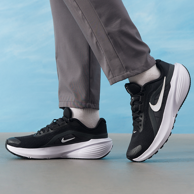 Nike Men's Shoes Original Ligh - Lightweight Road Running Shoes 评论和价格
