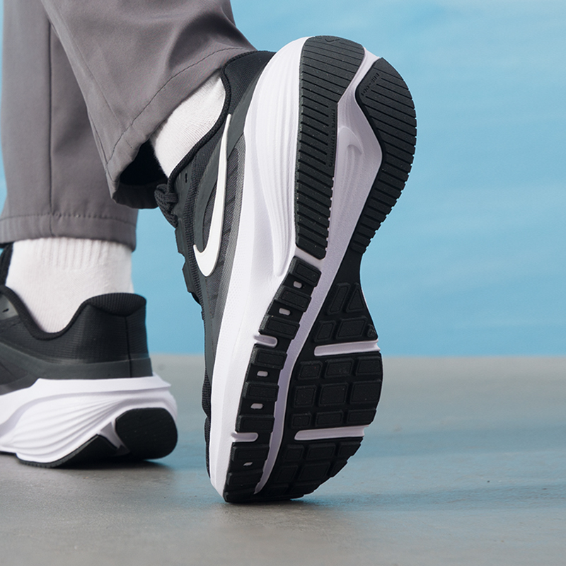 Nike Men's Shoes Original Ligh - Lightweight Road Running Shoes 评论和价格